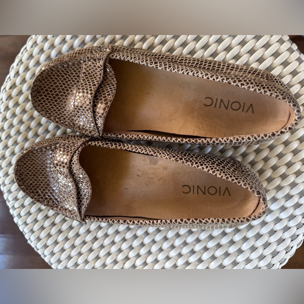 Vionic Larrun Bronze Loafer 7.5 - Picture 3 of 8